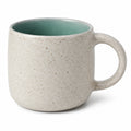 Mug 350 ml en céramique beige et vert avec anse style moucheté